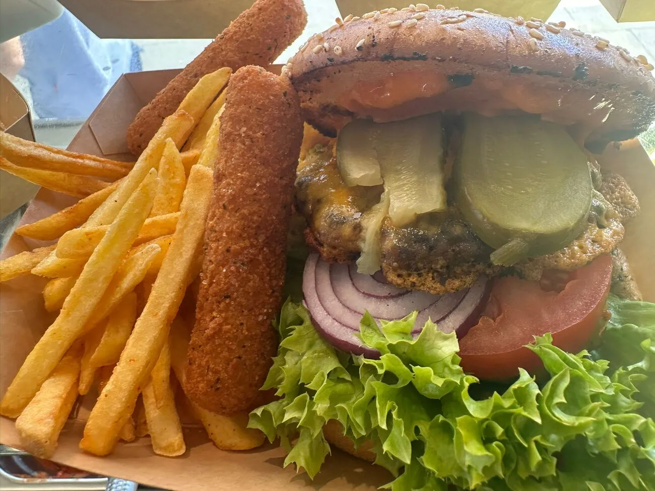 Fastfood, Burger, Pommes von DOLMAeat